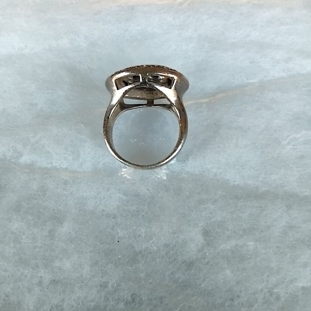 Oval Marcasite and Silver Ring size 8 - Picture 2 of 6